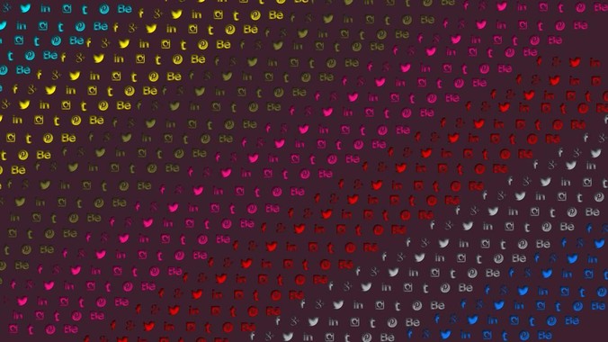 56 岁白岩松踢球摔倒久不能起，他目前情况如何？踢球时需要注意什么？